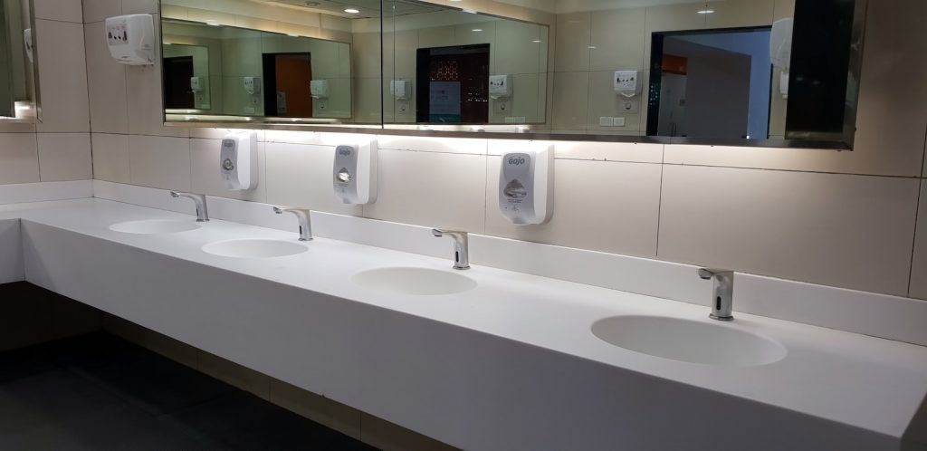 empty washroom sinks that are odour free